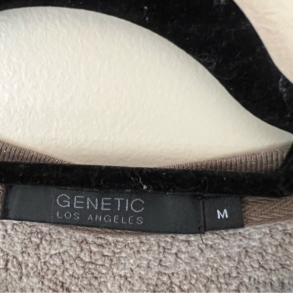 Genetic Los Angeles Short Sleeved Heather Army Sweatshirt from Revolve | M - Picture 5 of 10